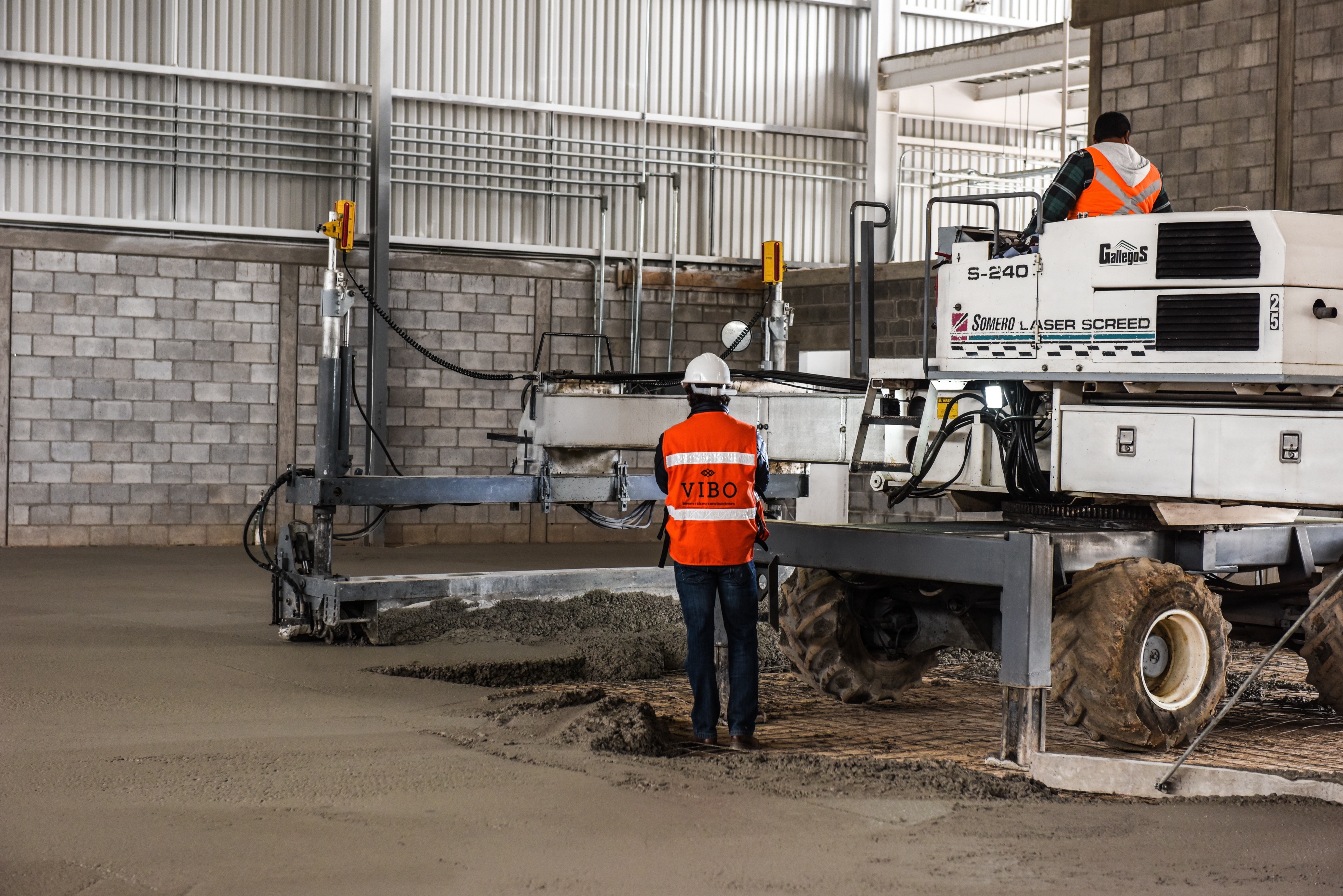 Nave industrial fachada frontal VIBO